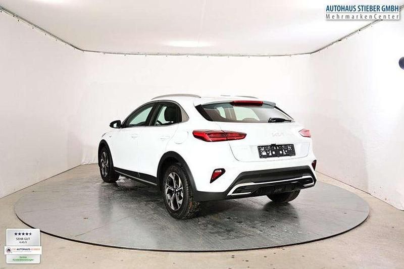 Neu Kia XCeed Silver 150 PS (110 kW) 2025 Carraraweiß SUV