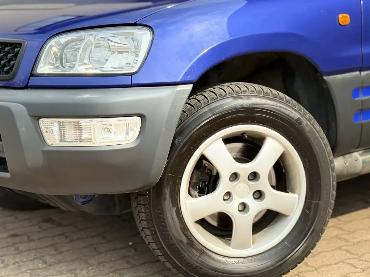 Gebraucht Toyota RAV4 128 PS (94 kW) 1999 Blau SUV