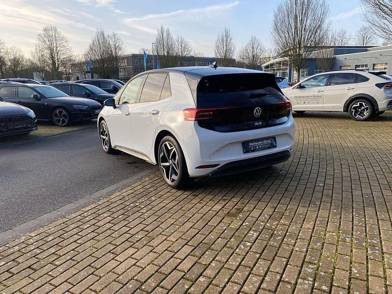 Gebraucht VW ID.3 Pro Performance 150 kW (204 PS) 2022 Weiß Kleinwagen