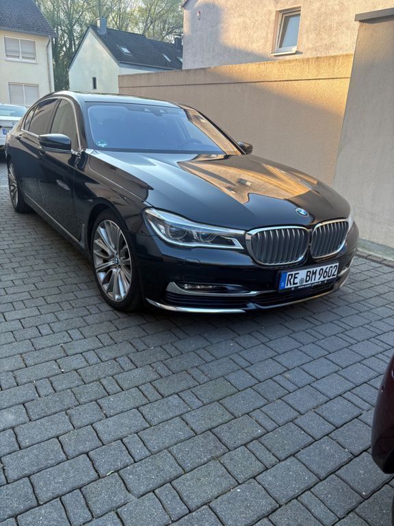 Schwarz Gebraucht 2016 BMW 740L Sport Line Limousine | 30.000 € (Etwas zu teuer) - Bild 1/4