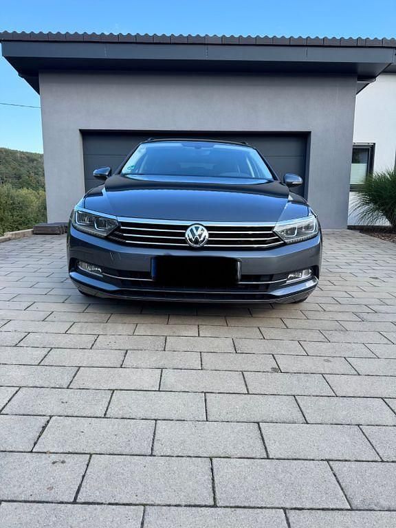 Gebraucht VW Passat Comfortline 150 PS (110 kW) 2017 Grau Kombi