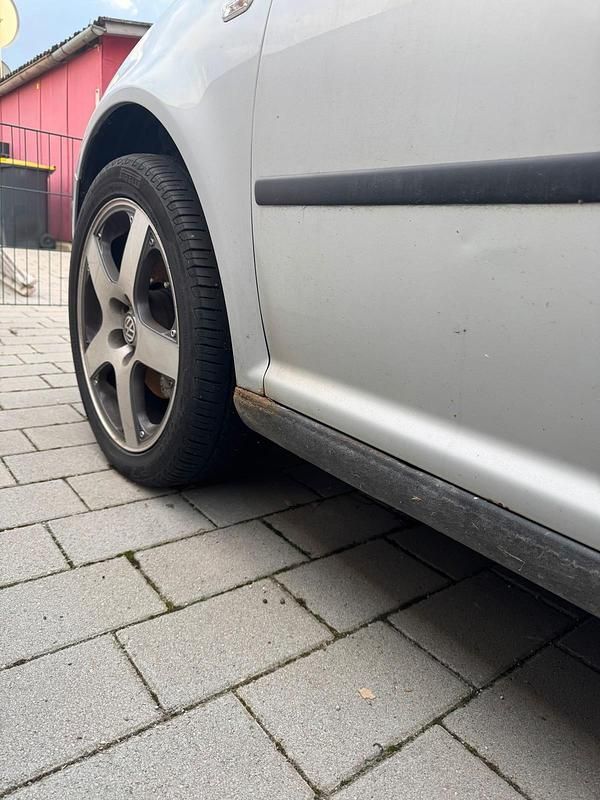 Gebraucht VW Golf IV 101 PS (74 kW) 2002 Silber Kleinwagen