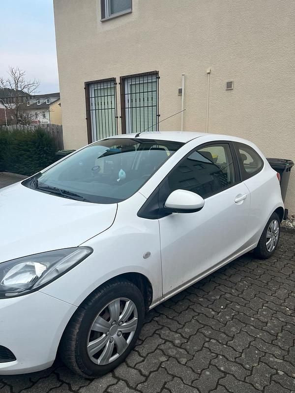 Second-hand Mazda 2 85 CP (62 kW) 2009 Alb Hatchback