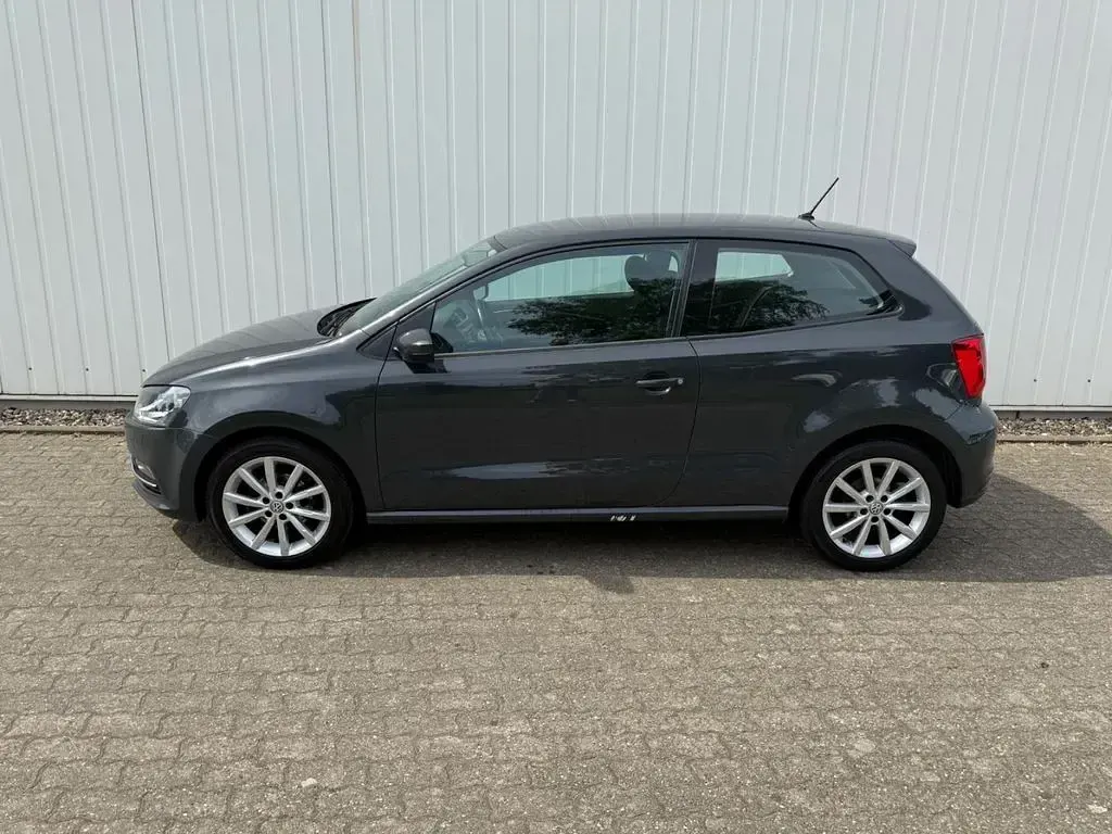 Gebraucht VW Polo Highline 90 PS (66 kW) 2017 Grau Kleinwagen