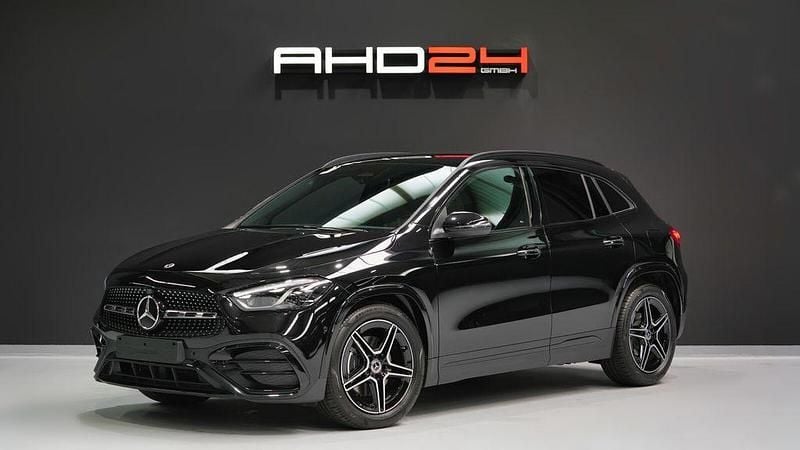 Neu Mercedes GLA200 AMG line 163 PS (119 kW) 2025 Kosmosschwarz  lack SUV