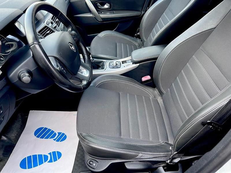 Gebraucht Renault Laguna III 110 PS (80 kW) 2012 Weiß Kombi