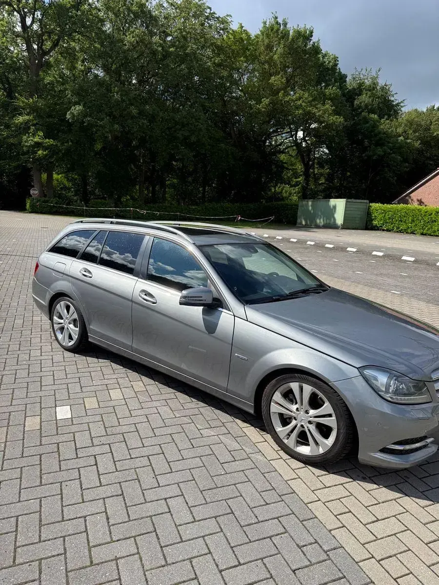 Gebraucht Mercedes C220 170 PS (125 kW) 2012 Grau Kombi