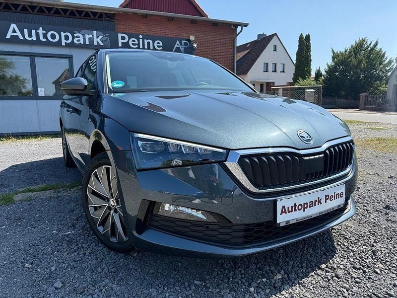 Grau Gebraucht 2021 Skoda Scala Clever Kleinwagen | 16.999 € (Fairer Preis) - Bild 1/4