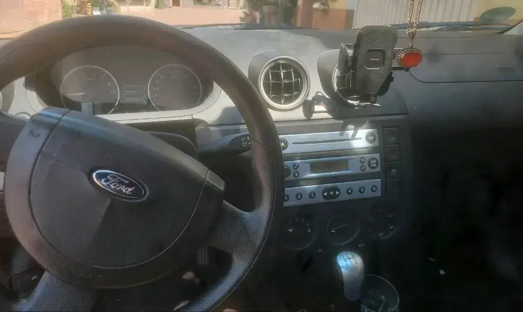 Gebraucht Ford Fiesta 70 PS (51 kW) 2005 Blau Kleinwagen