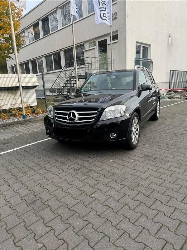 Schwarz Gebraucht 2010 Mercedes GLK220 SUV | 7.700 € (Fairer Preis) - Bild 1/4