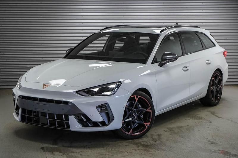 Gebraucht Cupra Leon VZ 333 PS (244 kW) 2025 Glacial white metallic (2y)
