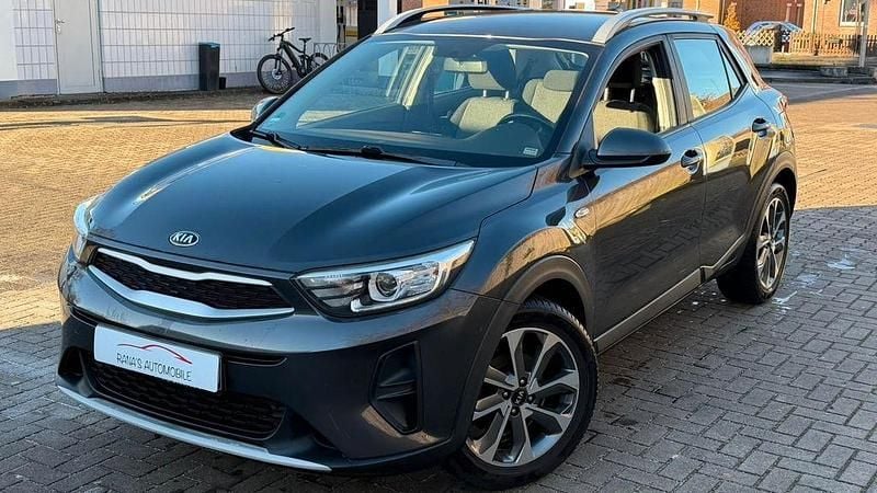 Schwarz Gebraucht 2019 Kia Stonic Edition 7 SUV | 11.000 € (Superpreis) - Bild 1/4