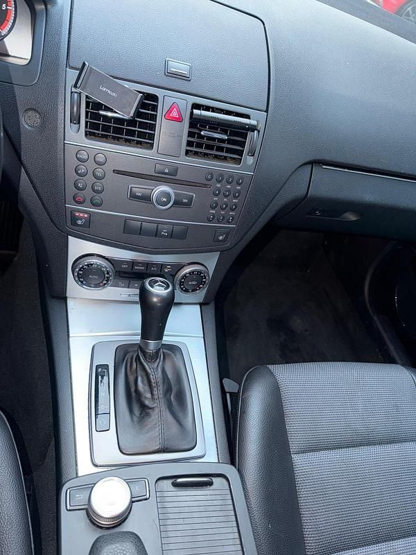 Gebraucht Mercedes C220 170 PS (125 kW) 2011 Grau Limousine