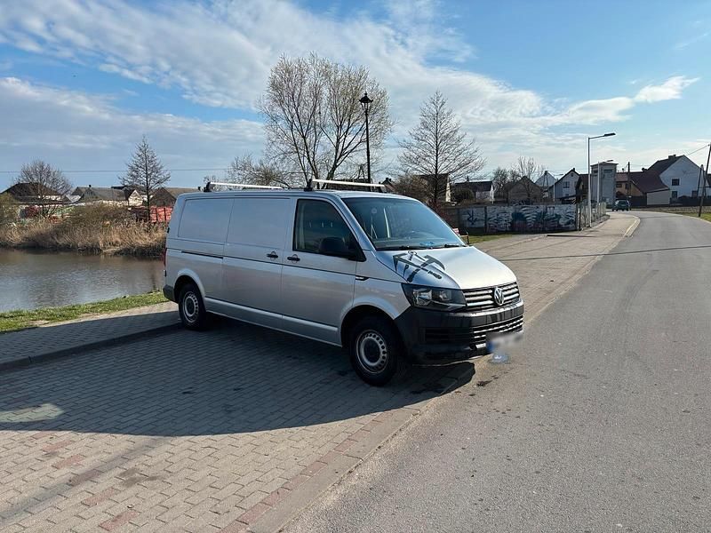Gebraucht VW Transporter 140 PS (102 kW) 2016 Silber Van