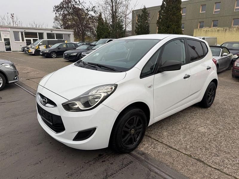 Weiß Gebraucht 2011 Hyundai ix20 Classic Kleinwagen | 4.690 € (Fairer Preis) - Bild 1/4