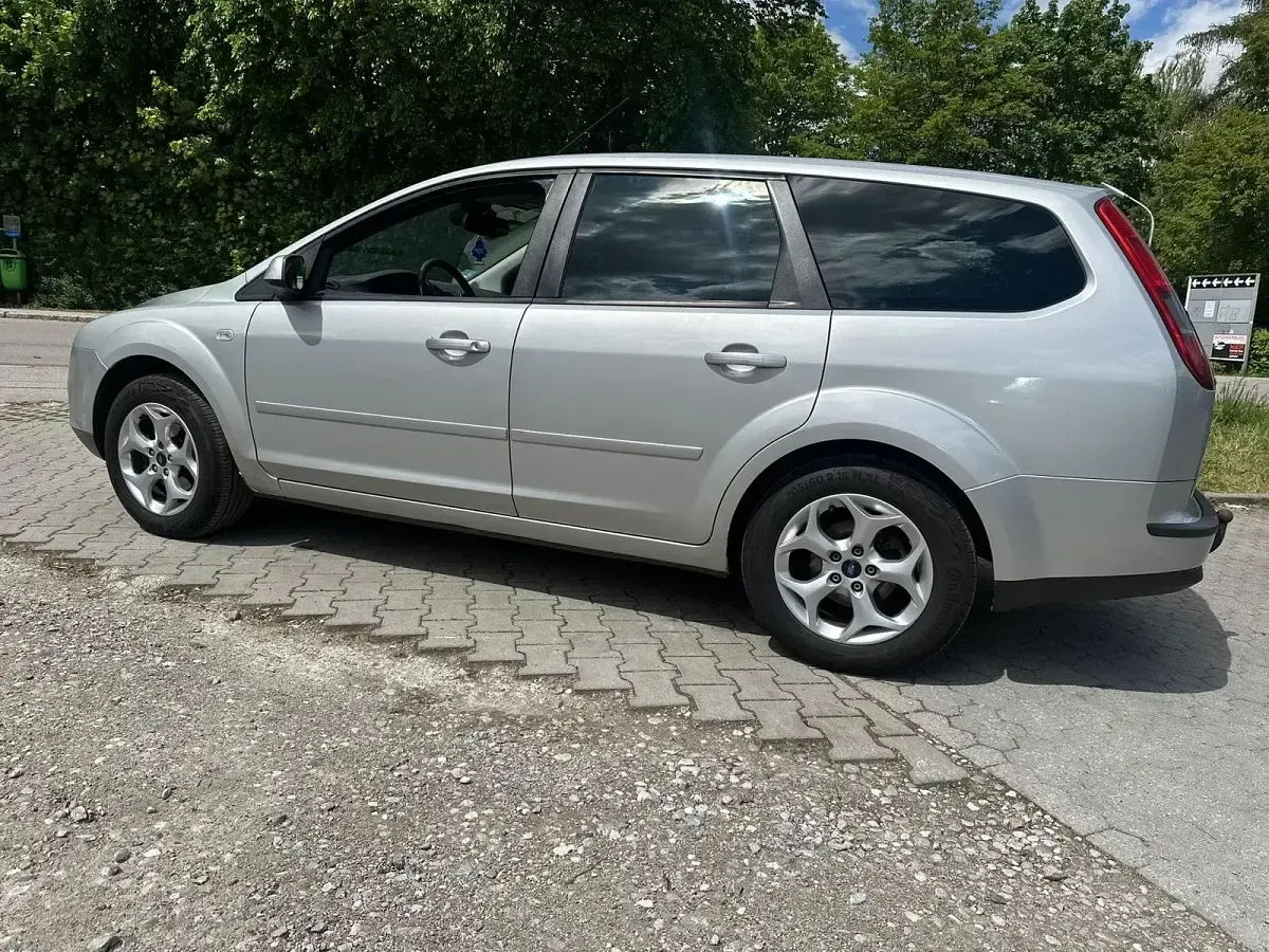 Käytetty Ford Focus 109 HP (80 kW) 2008 Hopea Farmari