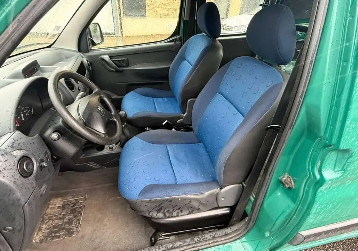 Gebraucht Peugeot Partner 75 PS (55 kW) 1998 Grün Van / Kleinbus