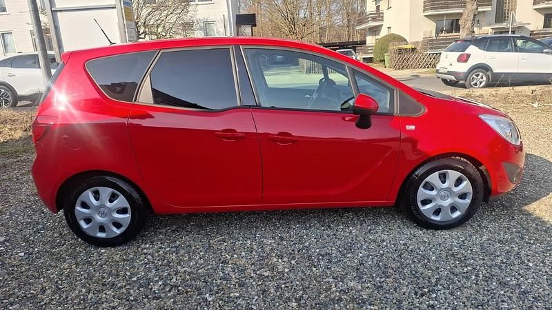 Gebraucht Opel Meriva 101 PS (74 kW) 2010 Rot Van / Kleinbus