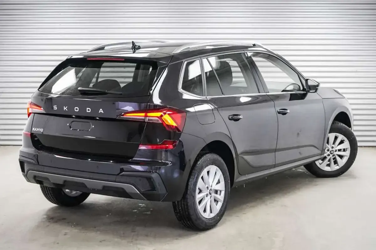 Neu Skoda Kamiq Selection 116 PS (85 kW) 2026 Black magic SUV