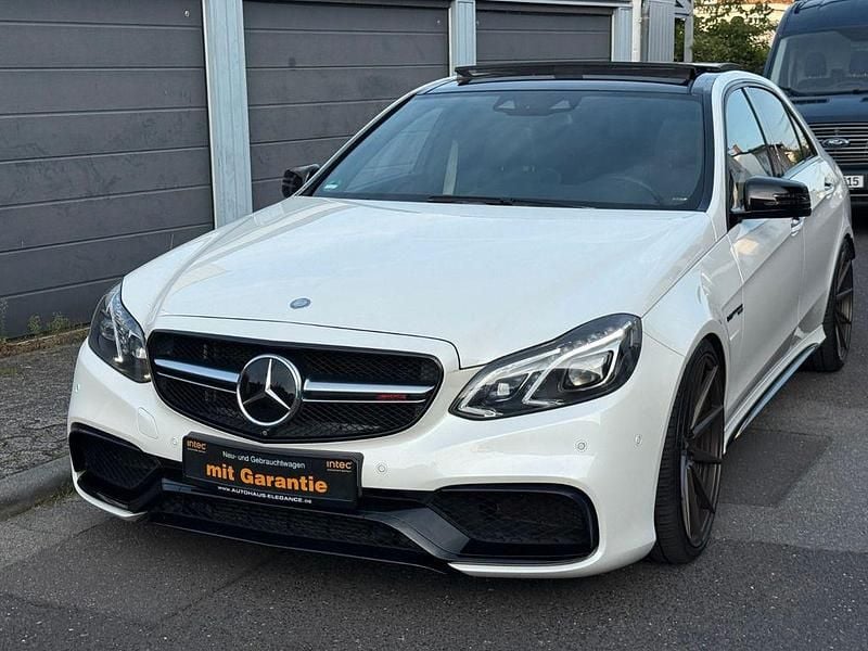 Weiß Gebraucht 2014 Mercedes E63 AMG AMG Limousine | 38.950 € (Guter Preis) - Bild 1/4