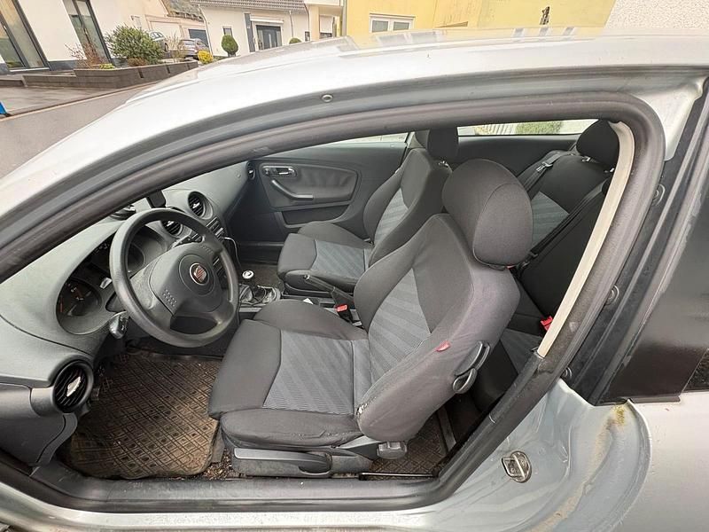 Gebraucht Seat Ibiza 75 PS (55 kW) 2005 Silber Kleinwagen