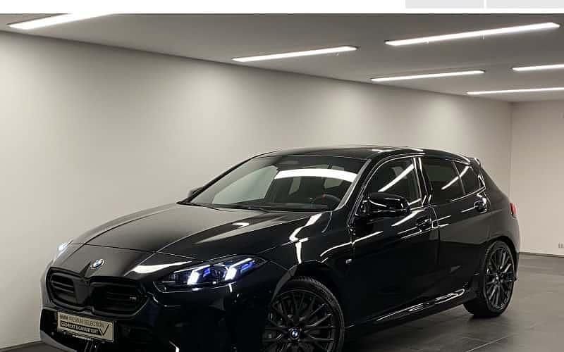 Schwarz Gebraucht 2025 BMW M135 Efficient Dynamics Kleinwagen | 51.850 € (Fairer Preis) - Bild 1/4