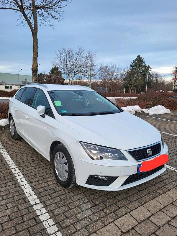 Gebraucht Seat Leon 120 PS (88 kW) 2019 Weiß Kleinwagen