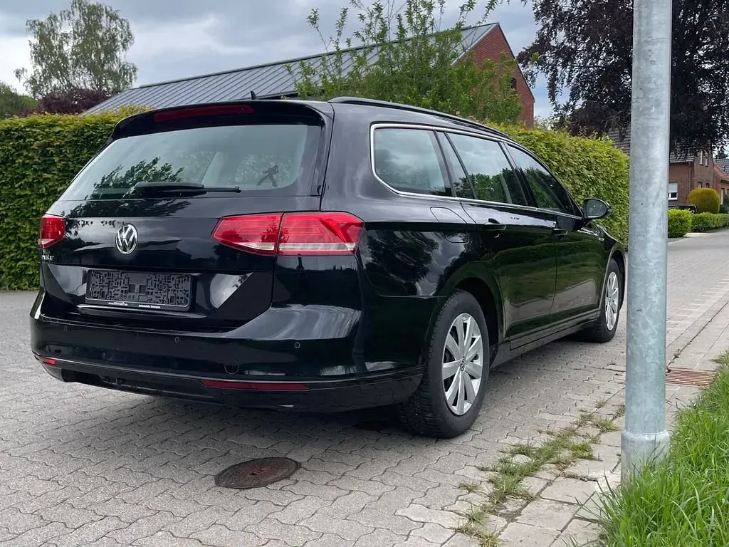 Gebraucht VW Passat Comfortline 150 PS (110 kW) 2017 Schwarz Limousine