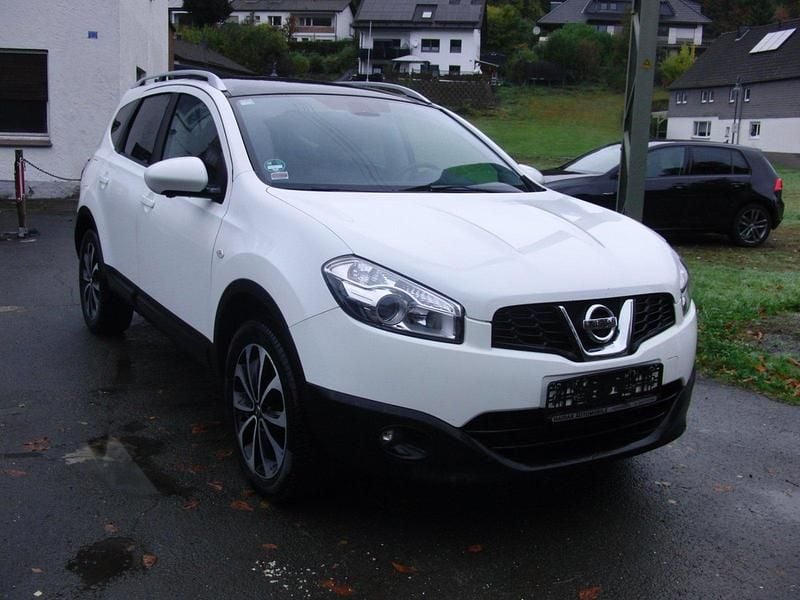 Weiß Gebraucht 2012 Nissan Qashqai +2 360º SUV | 4.890 € (Superpreis) - Bild 1/4