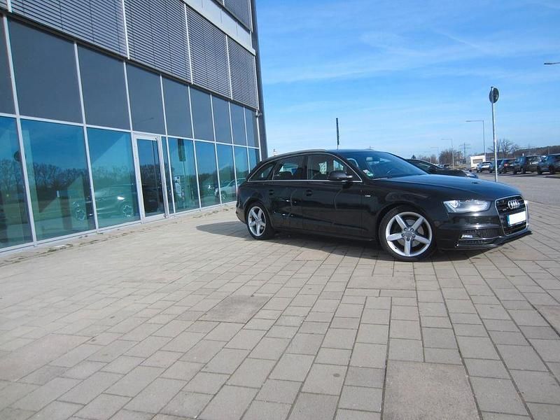 Gebraucht Audi A4 S-Line 177 PS (130 kW) 2014 Schwarz Kombi