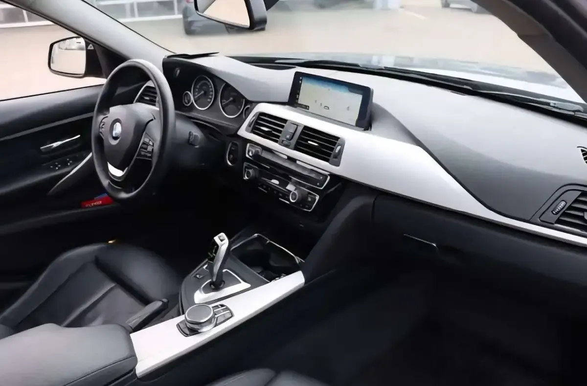 Gebraucht BMW 320 Advantage 190 PS (139 kW) 2018 Grau Kombi