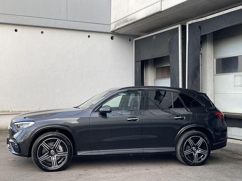 Gebraucht Mercedes GLC300e AMG 197 PS (144 kW) 2024 Grau SUV