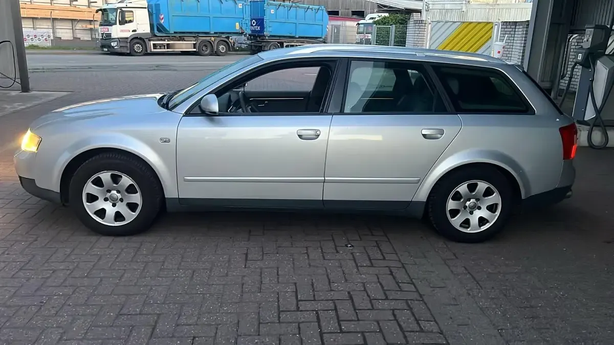 Gebraucht Audi A4 130 PS (95 kW) 2002 Silber Kombi
