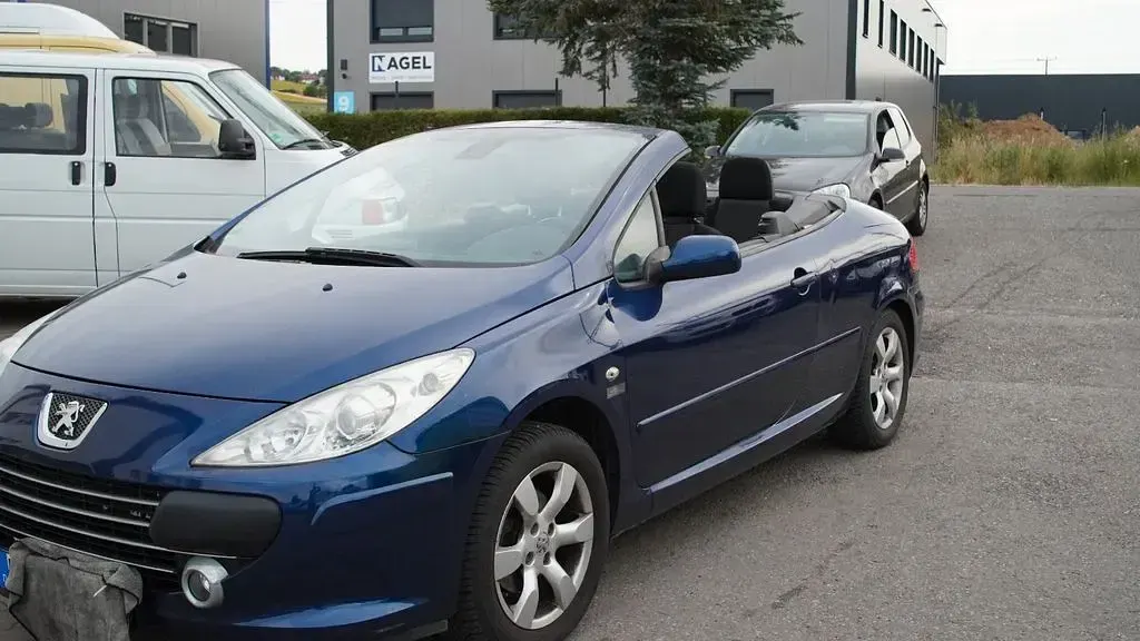 Gebraucht Peugeot 307 CC Tendance 140 PS (102 kW) 2006 Cabrio