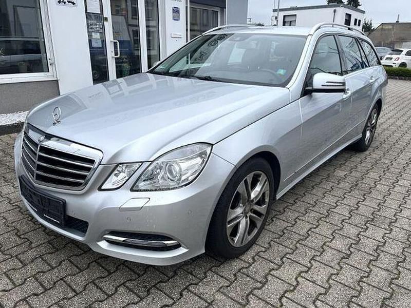 Gebraucht Mercedes E200 Avantgarde 184 PS (135 kW) 2012 Silber Limousine