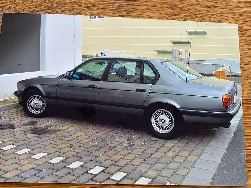 Silber Gebraucht 1993 BMW 750L Shadowline Limousine | 15.000 € - Bild 1/4