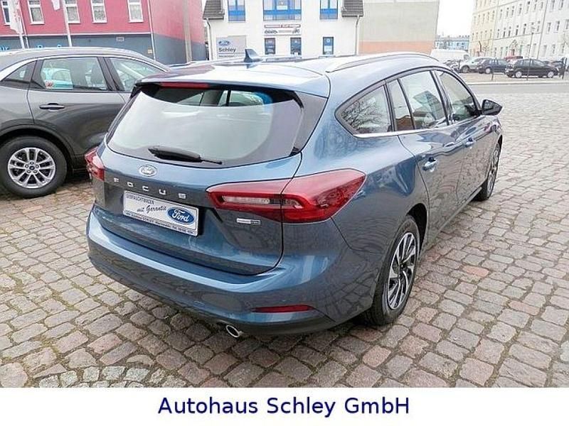 Gebraucht Ford Focus 125 PS (91 kW) 2023 Chromablau metallic (metallic) Kombi