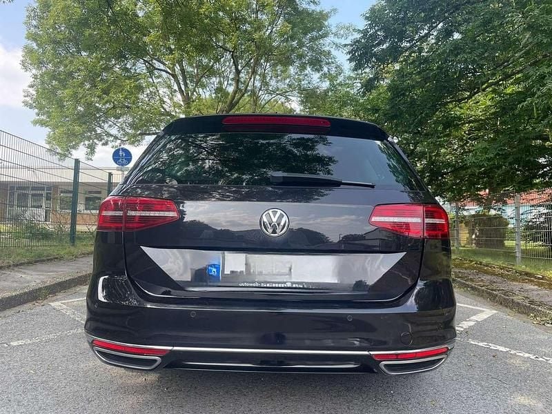 Gebraucht VW Passat Highline 190 PS (139 kW) 2016 Schwarz Kombi