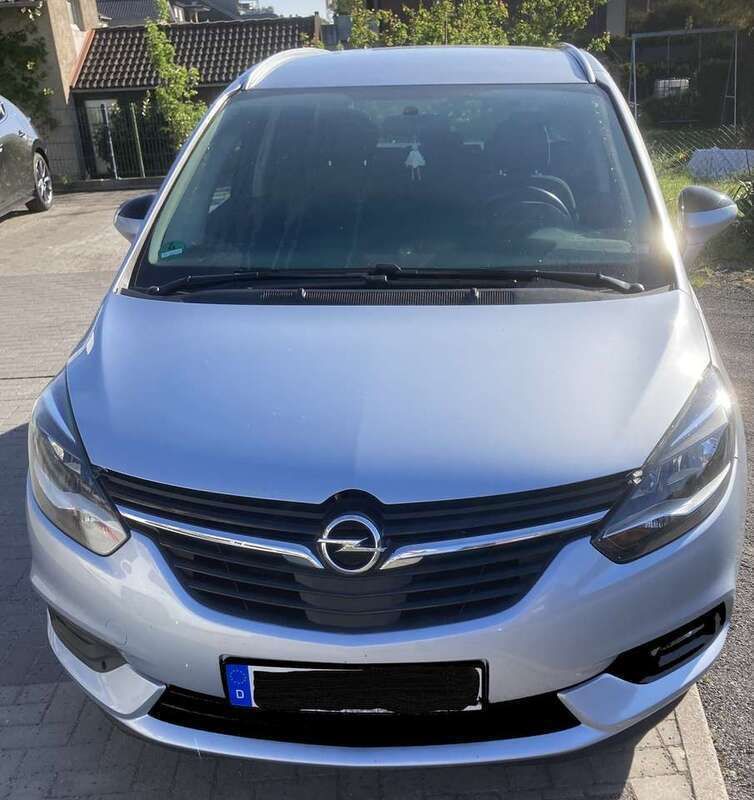 Silber Gebraucht 2018 Opel Zafira Edition Van / Kleinbus | 15.200 € (Fairer Preis) - Bild 1/4