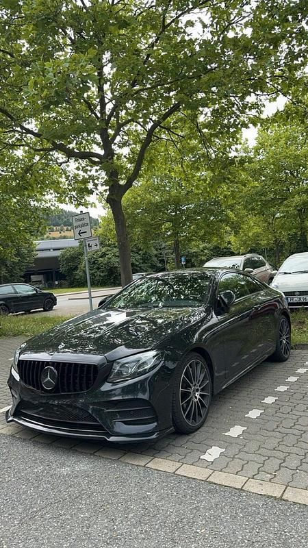 Schwarz Gebraucht 2019 Mercedes E450 Coupé | 49.999 € - Bild 1/4