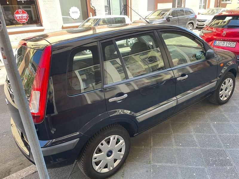 Second-hand Ford Fusion Ambiente 75 CP (55 kW) 2006 Albastru Hatchback