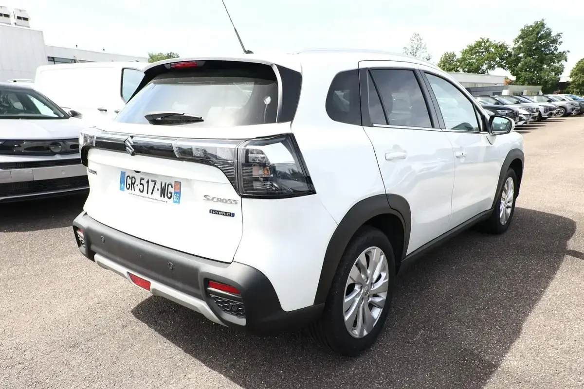 Gebraucht Suzuki SX4 S-Cross Comfort 116 PS (85 kW) 2023 Weiß SUV