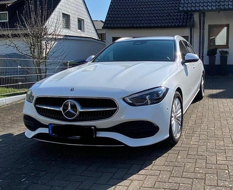 Gebraucht Mercedes C200 204 PS (150 kW) 2023 Weiß Kombi
