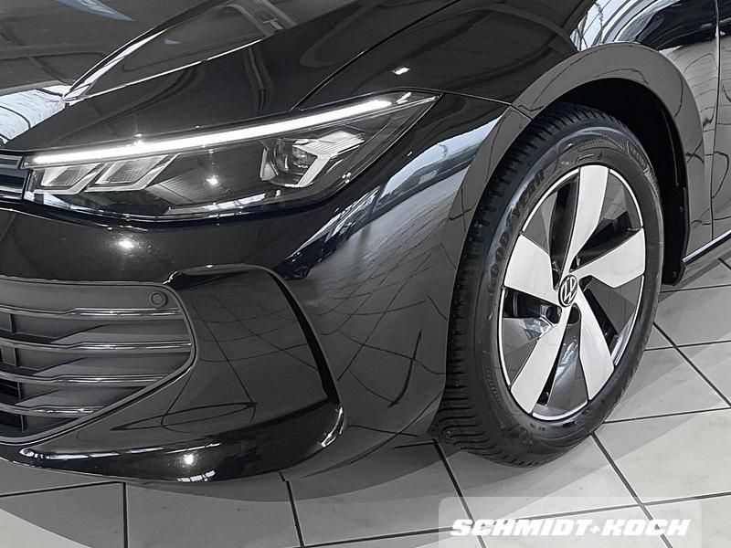 Gebraucht VW Passat Basis 150 PS (110 kW) 2025 Grenadillschwarz (schwarz) Kombi