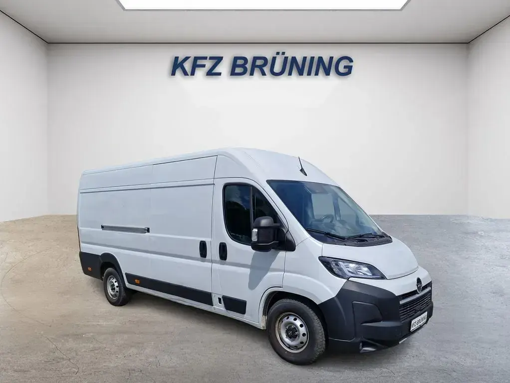 Gebraucht Opel Movano 140 PS (102 kW) 2024 Weiß Van