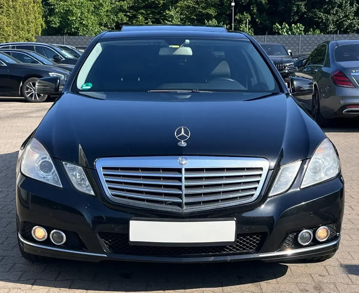 Gebraucht Mercedes E250 Elegance 204 PS (150 kW) 2011 Schwarz Limousine