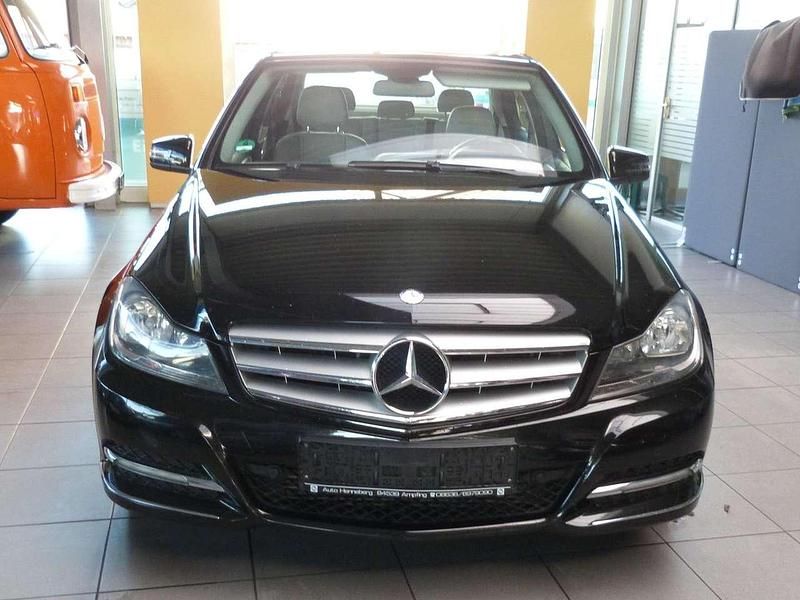 Gebraucht Mercedes C200 136 PS (100 kW) 2011 Obsidianschwarz  metalliclack Limousine