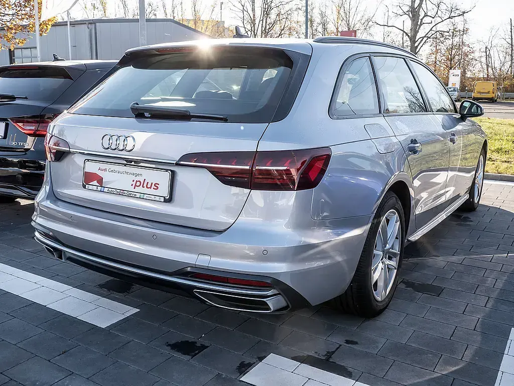 Gebraucht Audi A4 Advanced 163 PS (119 kW) 2023 Florettsilber metallic Kombi