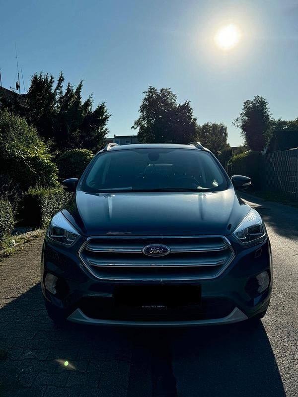 Gebraucht Ford Kuga Titanium 150 PS (110 kW) 2019 Blau SUV
