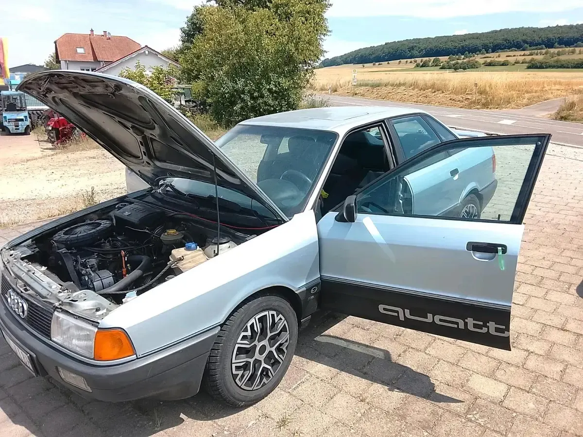 Gebraucht Audi 80 90 PS (66 kW) 1989 Silber Limousine